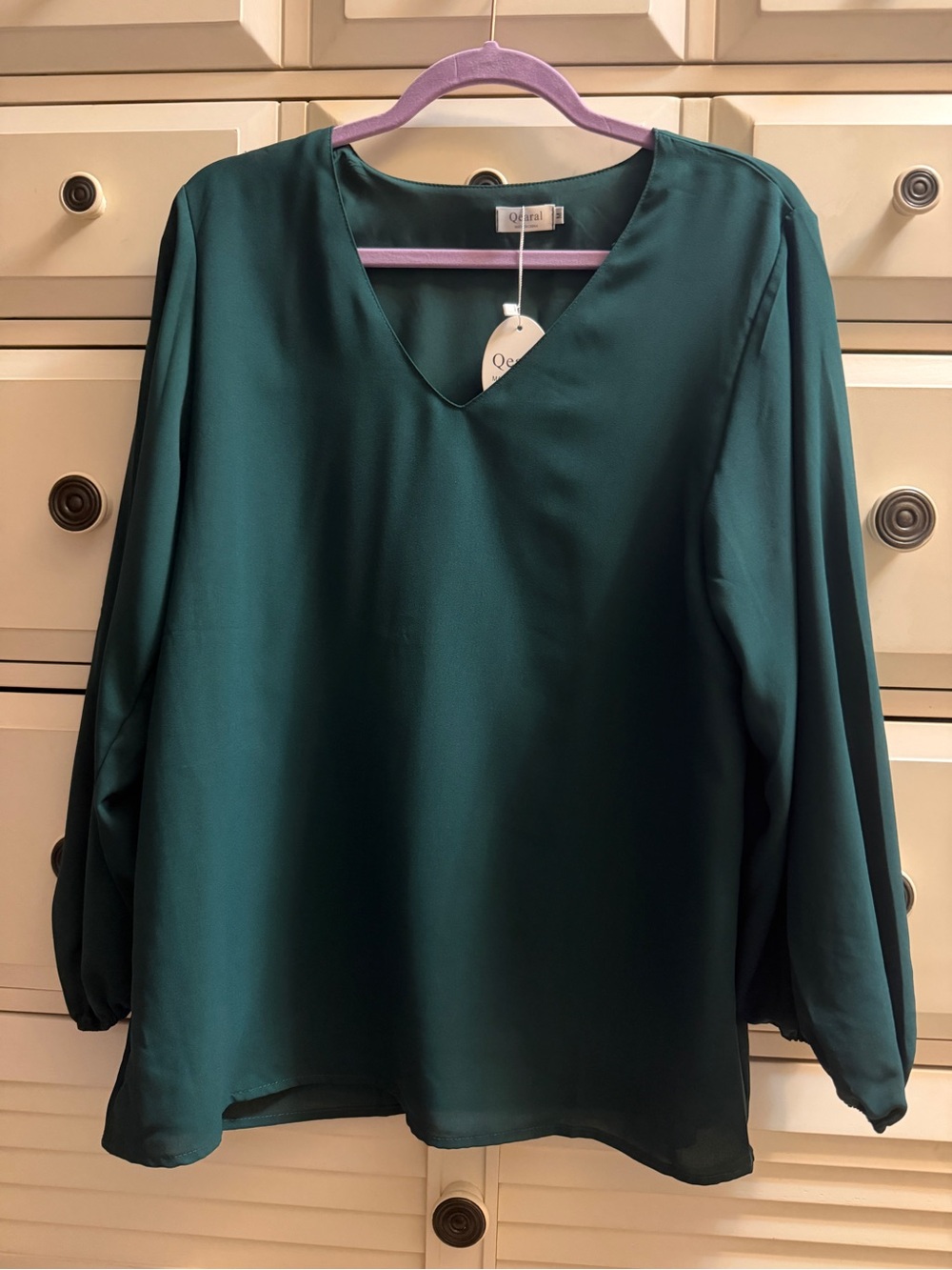 Qearal Emerald Green V-Neck Long Sleeve Blouse NWT | Size Medium